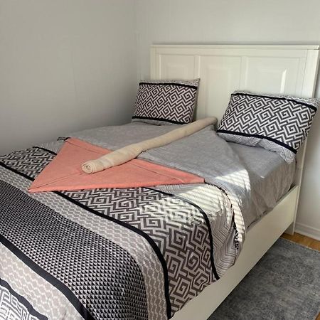 Windsor Airport Room Accommodation Экстерьер фото