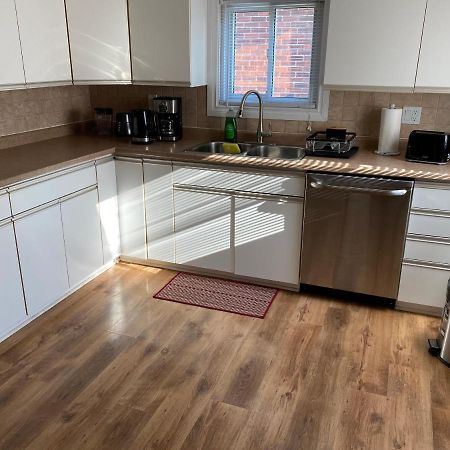 Windsor Airport Room Accommodation Экстерьер фото