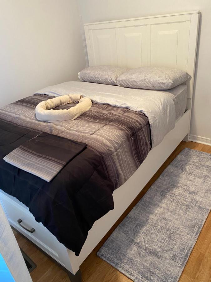 Windsor Airport Room Accommodation Экстерьер фото