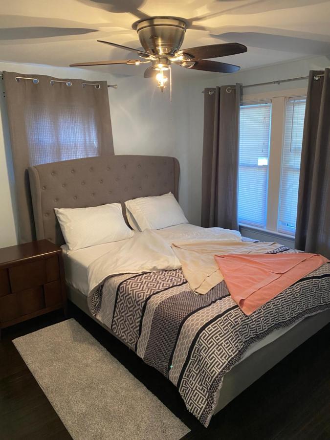 Windsor Airport Room Accommodation Экстерьер фото